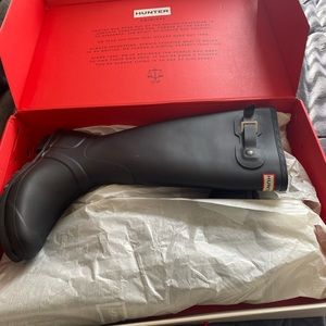 Hunter matte black boots size 9. Brand new never worn